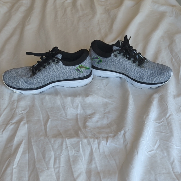 Newton Women's Gray and Black Sneakers - Picture 8 of 9